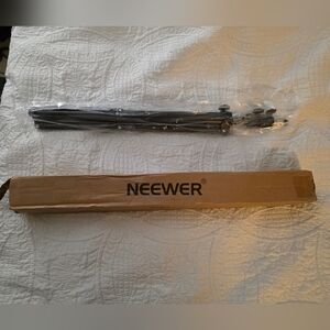 Neewer 75" / 6 Ft Photography Light Stand for Relfectors Softbox Lights Umbrella